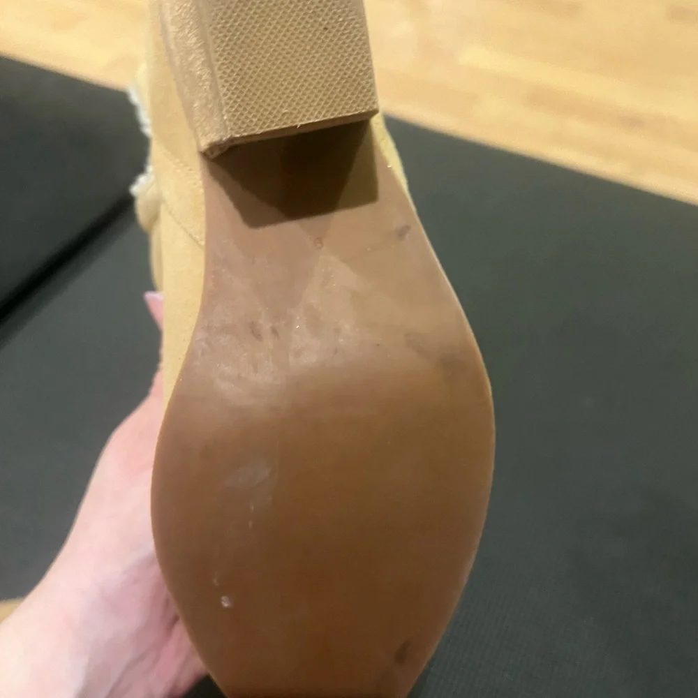 Jeffrey Campbell bootie with shearling inside